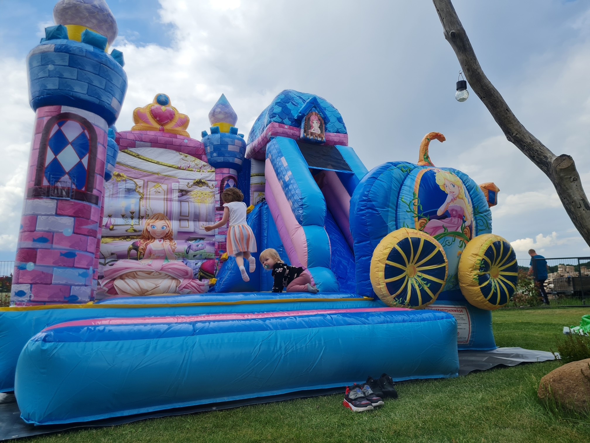 Hüpfburg Märchen mit Rutsche